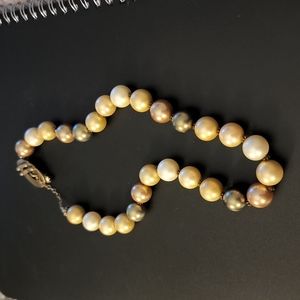 VINTAGE GLASS BEADS NECKLESS THE COLOR GOES WITH EVERYTHING. 18"